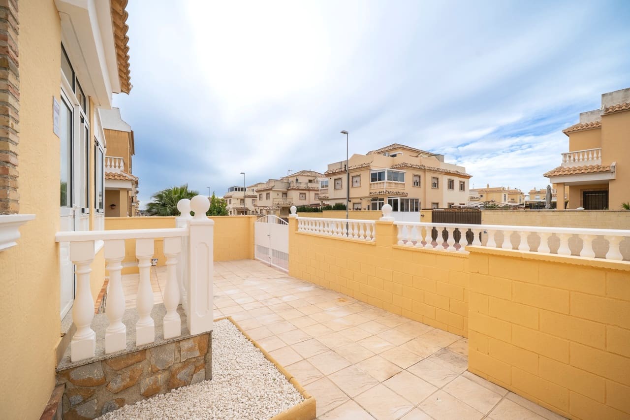 3 slaapkamer Huis te koop in Ciudad Quesada met zwembad - € 265.000 (Ref: 9598666)