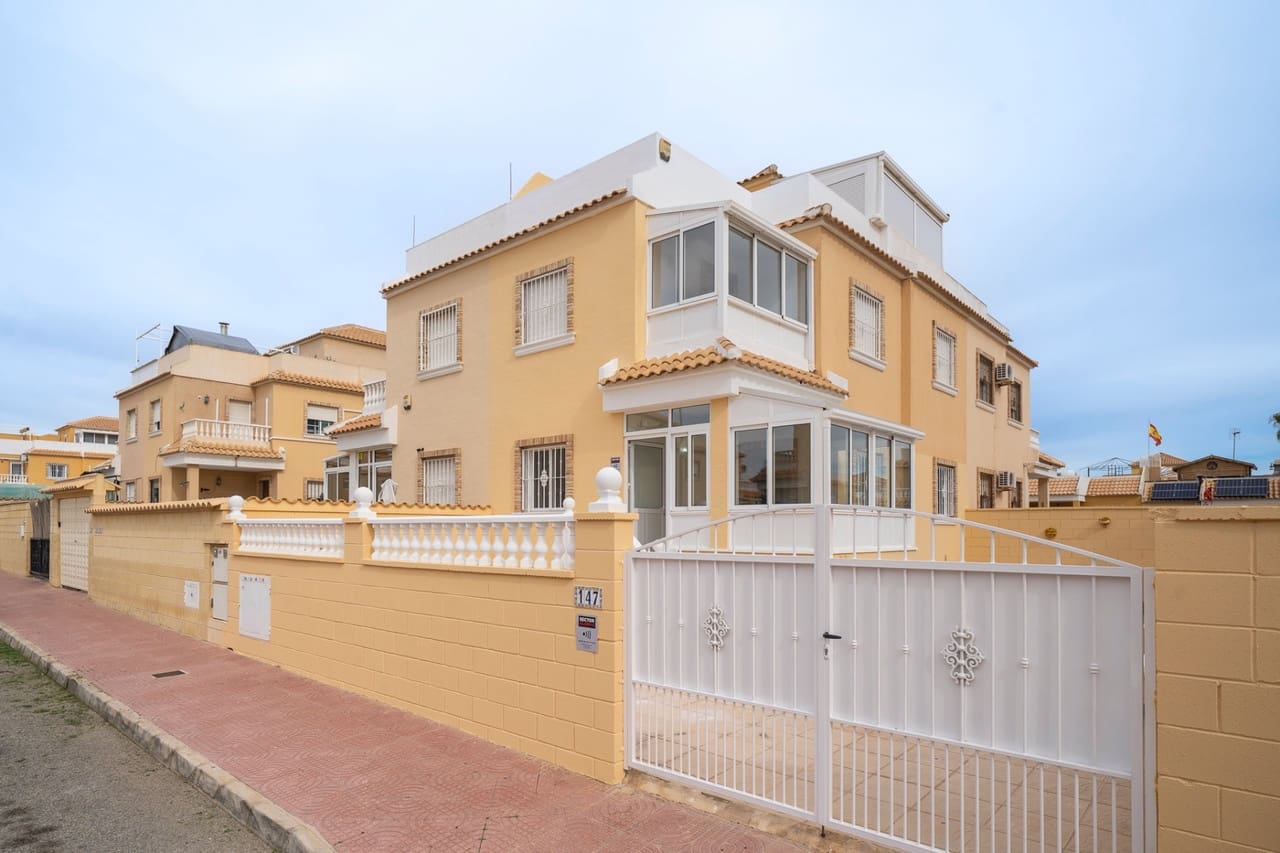 3 slaapkamer Huis te koop in Ciudad Quesada met zwembad - € 265.000 (Ref: 9598666)