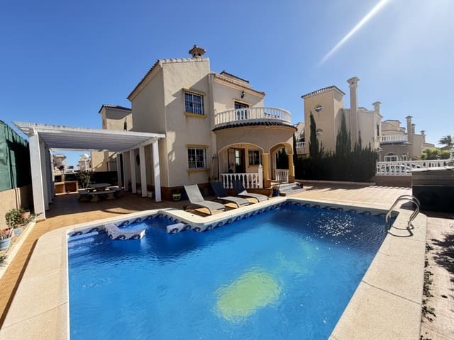 3 bedroom Villa for sale in Villamartin, Orihuela with pool - € 375,000 (Ref: 9598669)