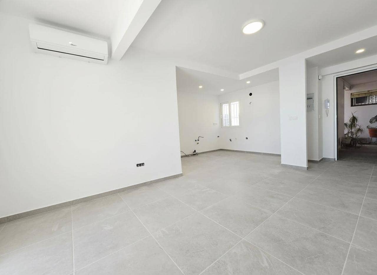 2 soverom Penthouse til salgs i Torrevieja - € 234 000 (Ref: 9600998)