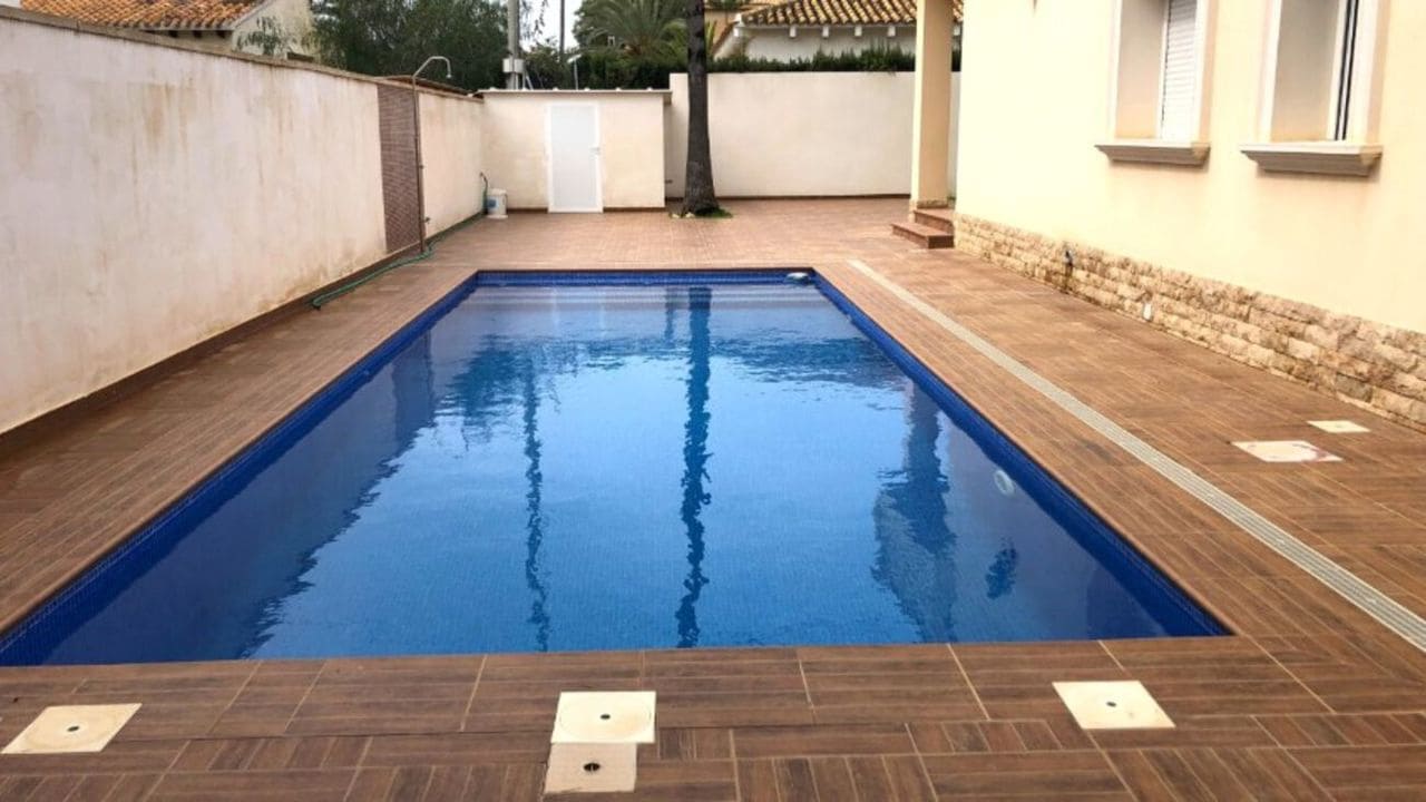 4 bedroom Villa for sale in Cabo Roig - € 910,000 (Ref: 9601017)