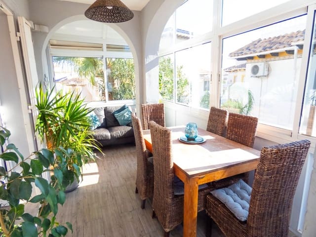 4 bedroom Villa for sale in Playa Flamenca, Orihuela - € 399,000 (Ref: 9601018)