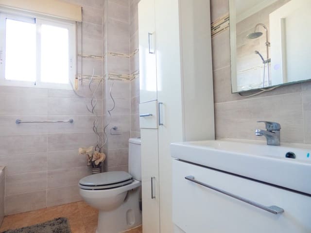 4 bedroom Villa for sale in Playa Flamenca, Orihuela - € 399,000 (Ref: 9601018)