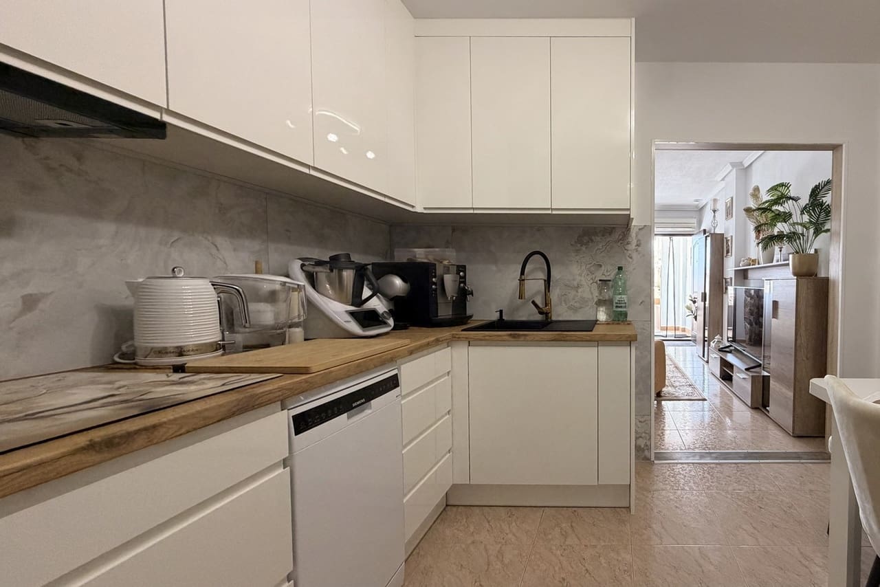 2 chambre Appartement à vendre à Torrevieja avec piscine - 145 000 € (Ref: 9602506)