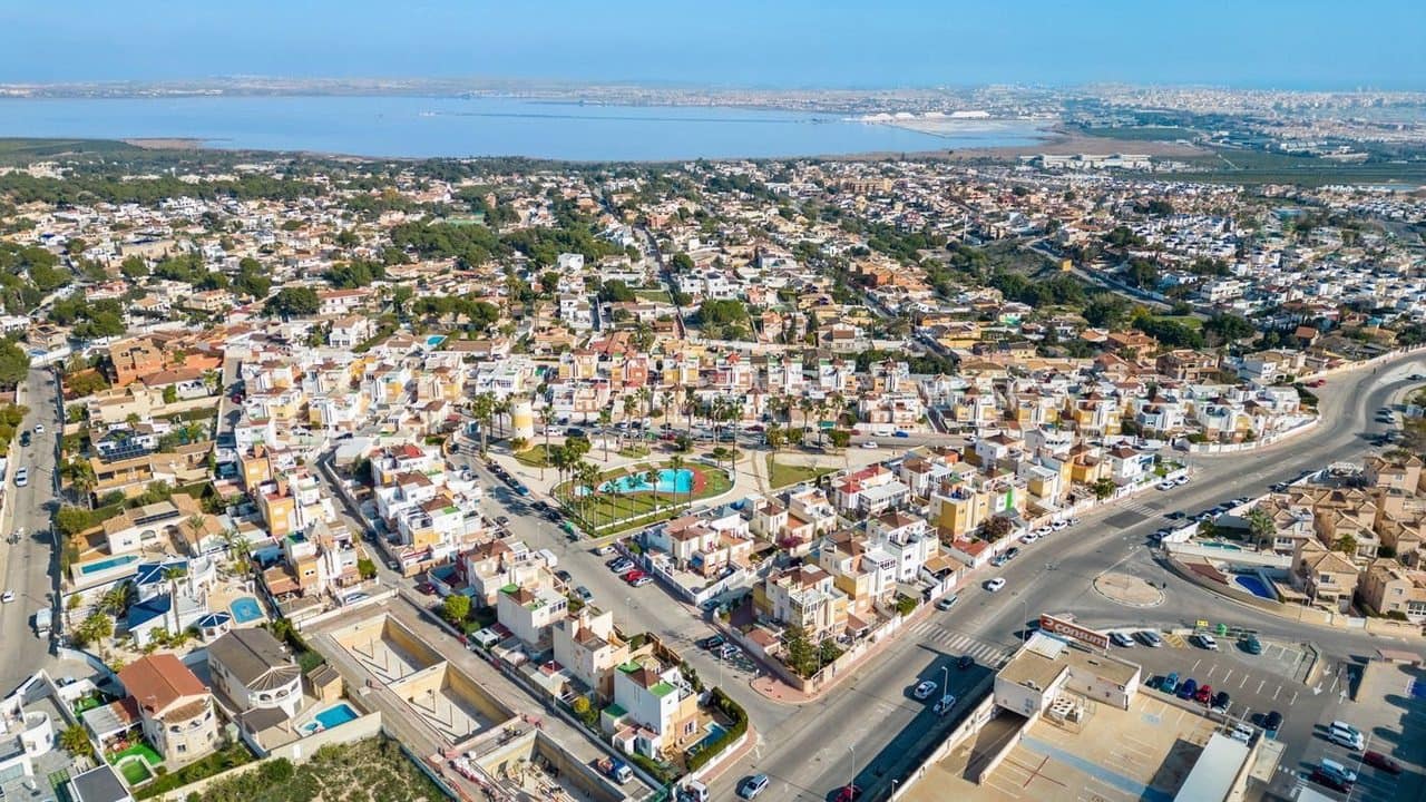 3 soverom Hus til salgs i Orihuela Costa - € 210 000 (Ref: 9602522)