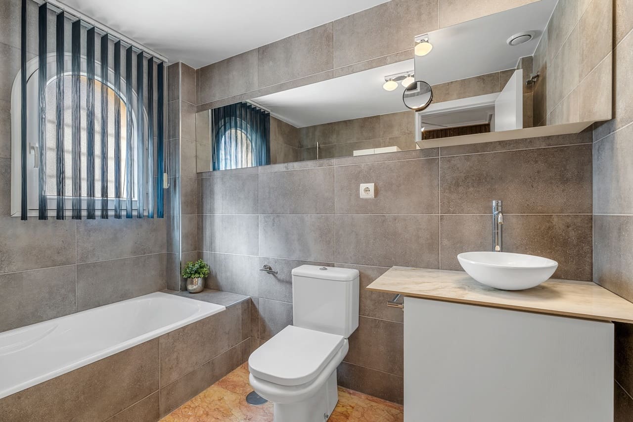 3 bedroom Penthouse for sale in Altea with pool garage - € 549,000 (Ref: 9602535)