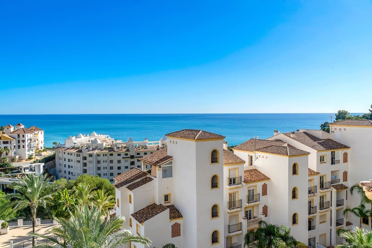 3 bedroom Penthouse for sale in Altea with pool garage - € 549,000 (Ref: 9602535)