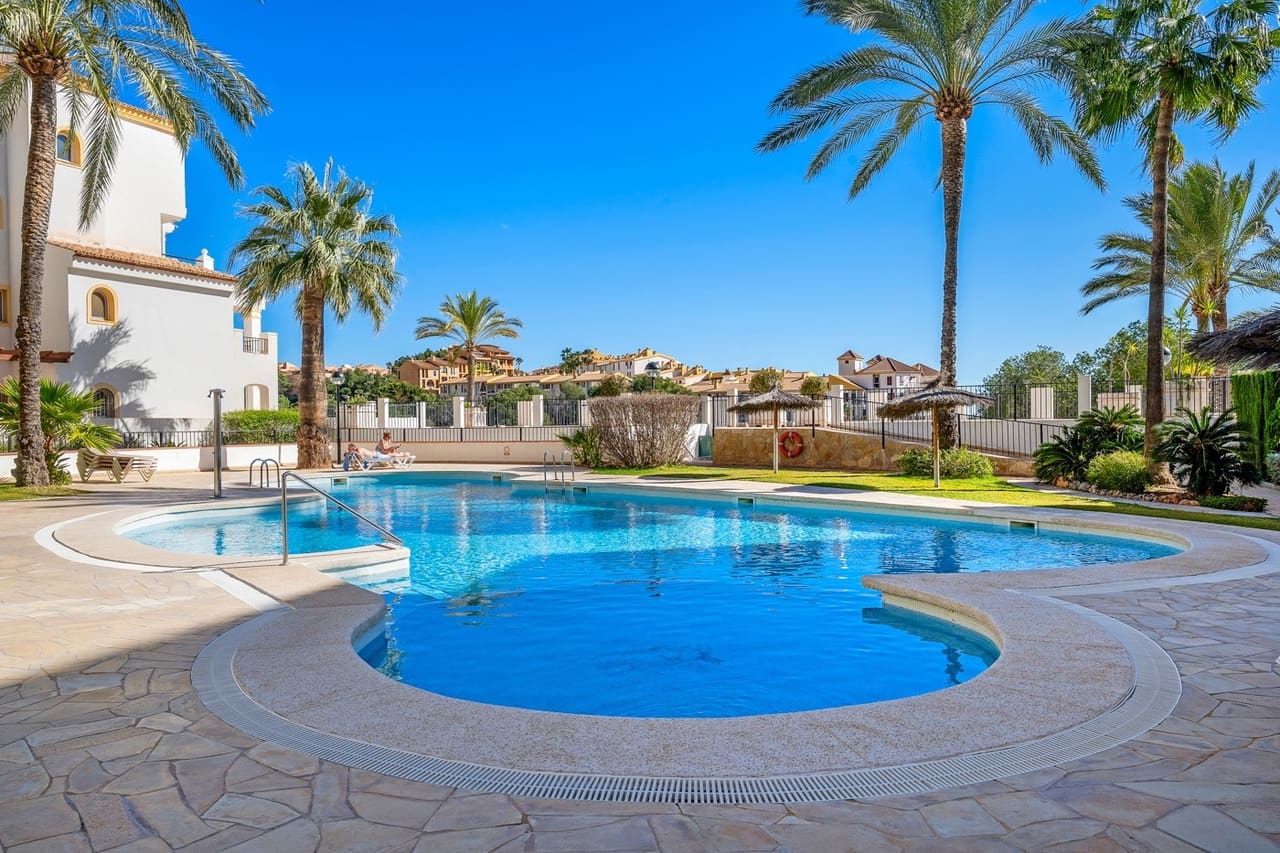 3 bedroom Penthouse for sale in Altea with pool garage - € 549,000 (Ref: 9602535)