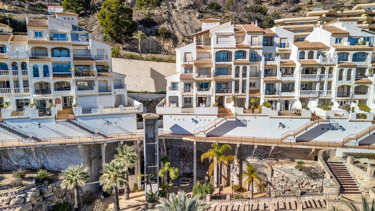 3 bedroom Penthouse for sale in Altea with pool garage - € 549,000 (Ref: 9602535)