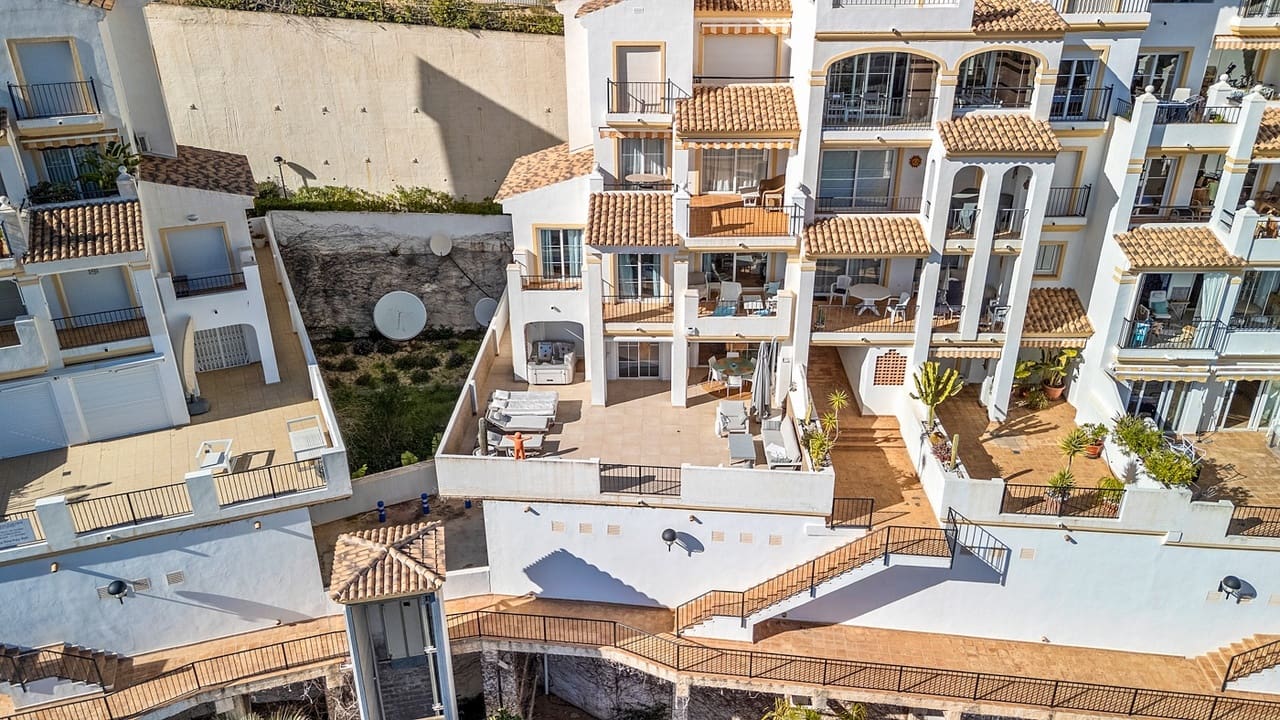 3 bedroom Penthouse for sale in Altea with pool garage - € 549,000 (Ref: 9602535)