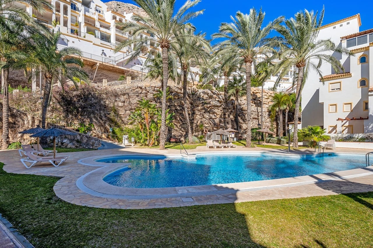 3 bedroom Penthouse for sale in Altea with pool garage - € 549,000 (Ref: 9602535)