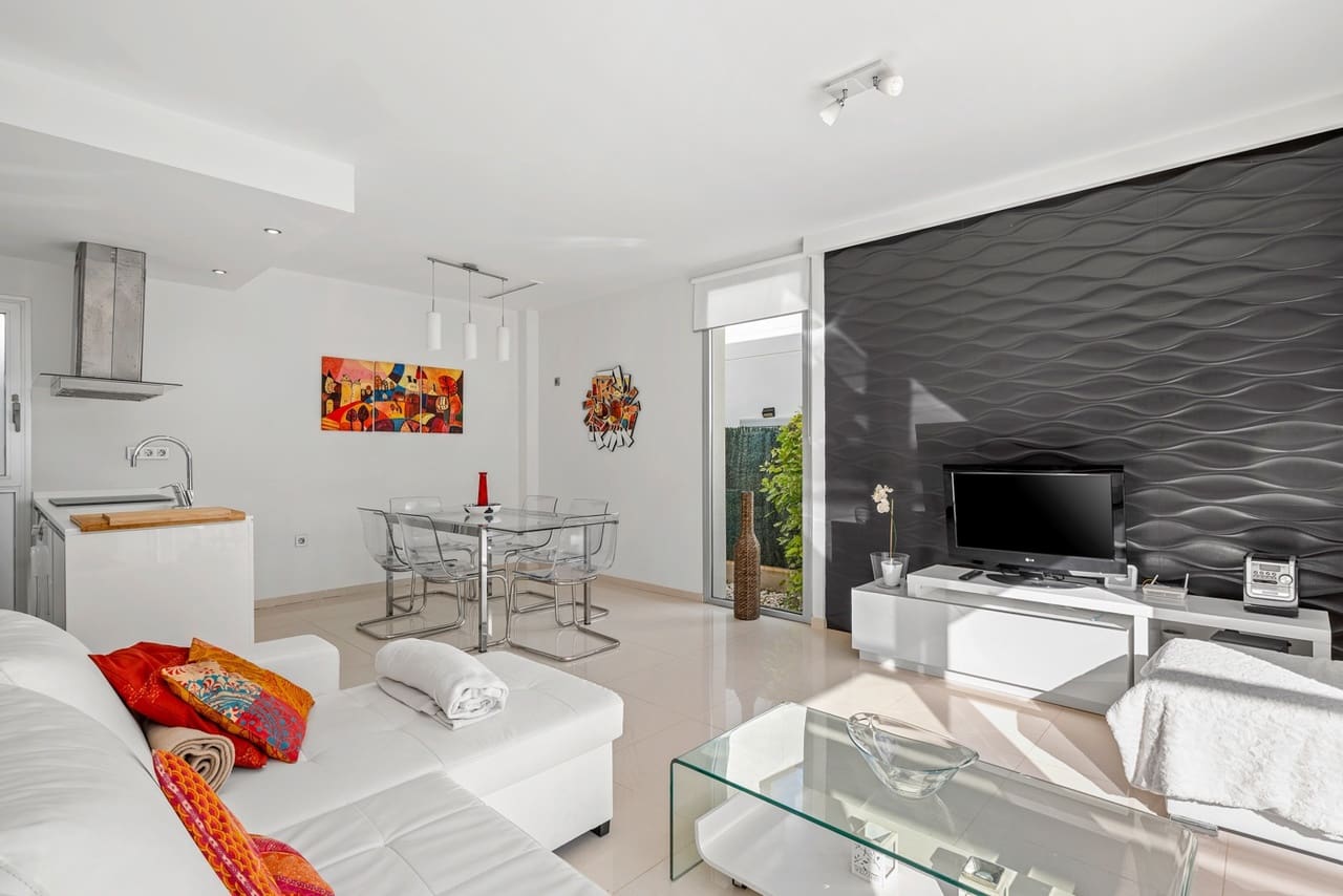 3 sypialnia Willa na sprzedaż w Ciudad Quesada z basenem garażem - 399 000 € (Ref: 9602539)