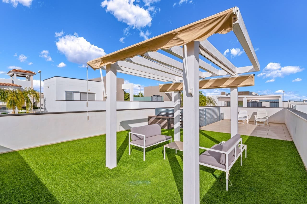 3 sypialnia Willa na sprzedaż w Ciudad Quesada z basenem garażem - 399 000 € (Ref: 9602539)