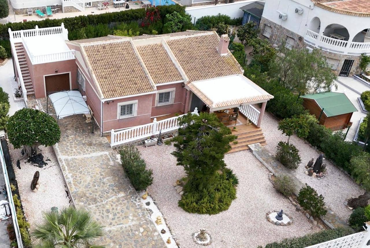 Chalet de 4 habitaciones en Torrevieja en venta - 460.000 € (Ref: 9607168)