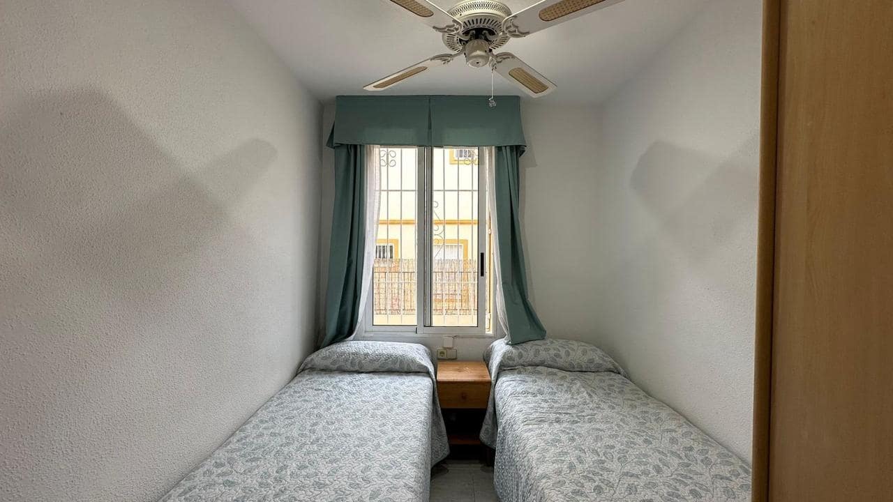 2 soveværelse Bungalow til salg i Orihuela Costa med swimmingpool - € 189.900 (Ref: 9607171)