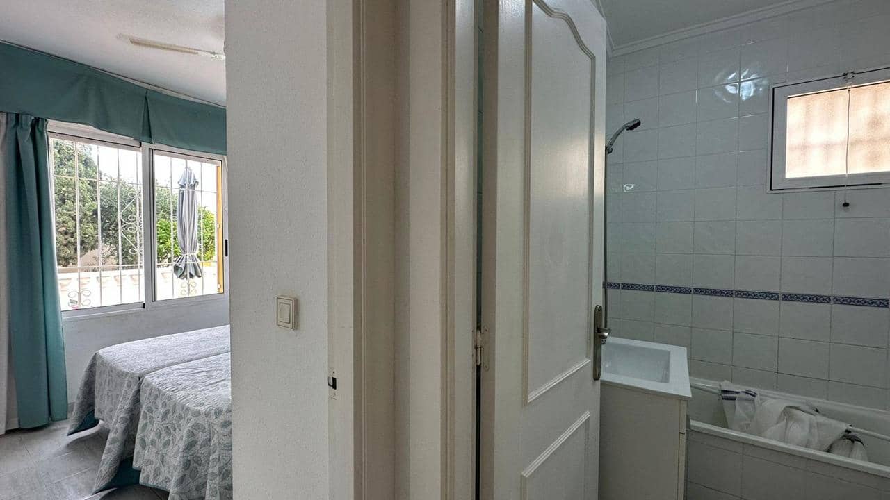 2 soveværelse Bungalow til salg i Orihuela Costa med swimmingpool - € 189.900 (Ref: 9607171)