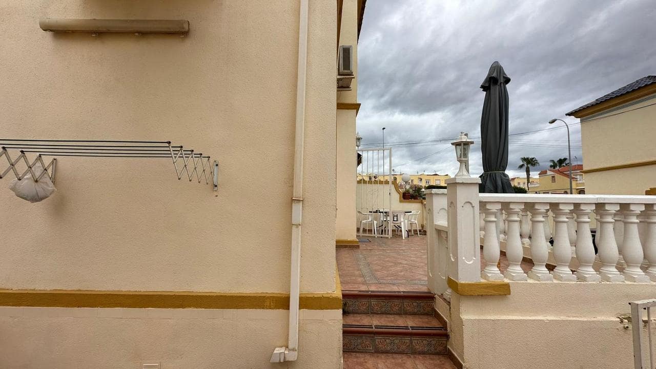 2 soveværelse Bungalow til salg i Orihuela Costa med swimmingpool - € 189.900 (Ref: 9607171)