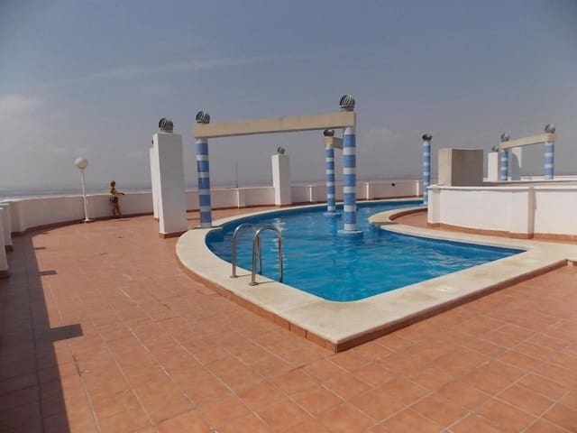 2 slaapkamer Penthouse te koop in El Molino, Torrevieja met zwembad - € 160.000 (Ref: 9607174)