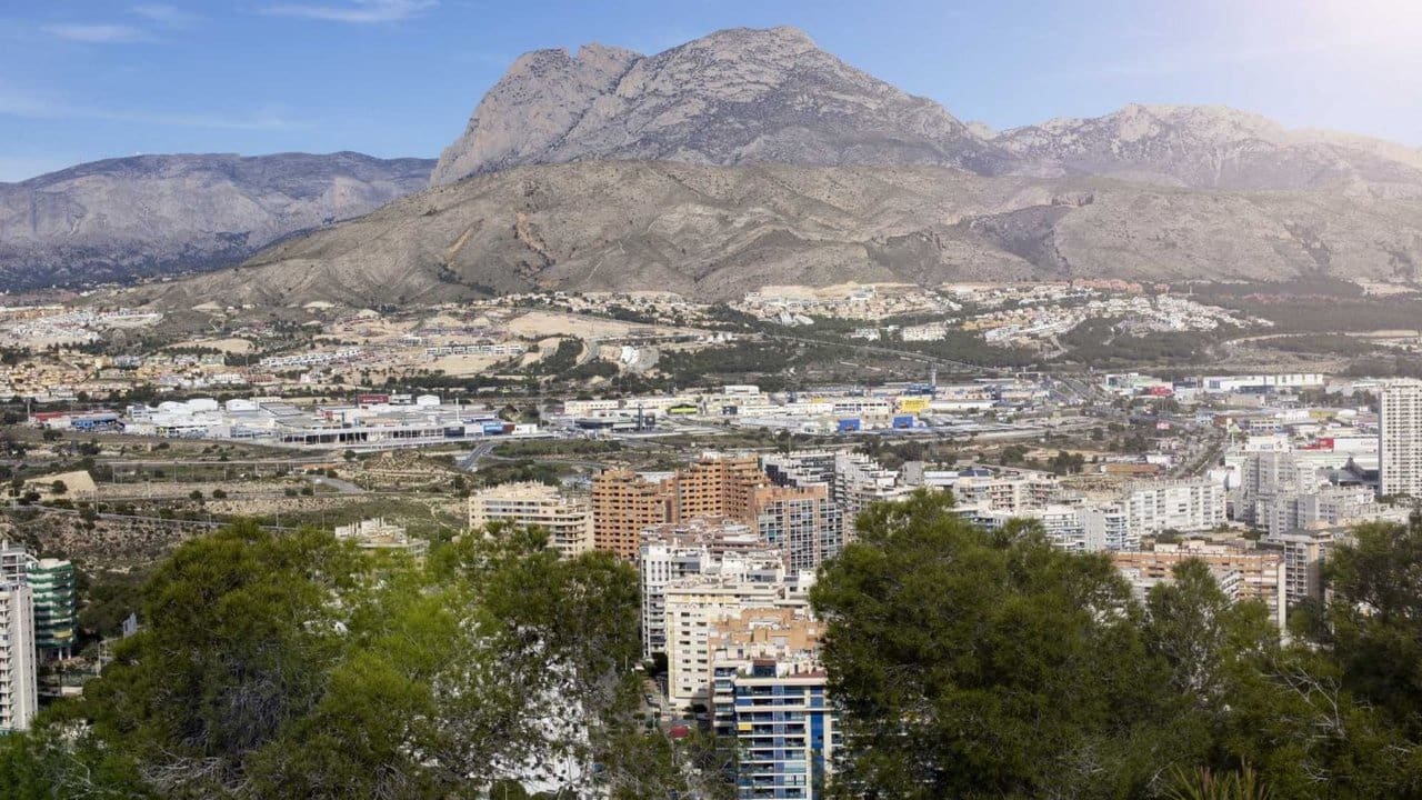 Bungalow de 2 habitaciones en Finestrat en venta con piscina - 369.900 € (Ref: 9607189)