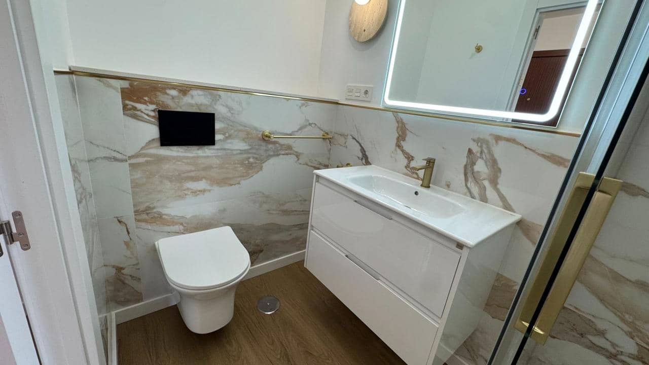 2 makuuhuone Huoneisto myytävänä paikassa Torrevieja mukana uima-altaan - 269 000 € (Ref: 9607190)