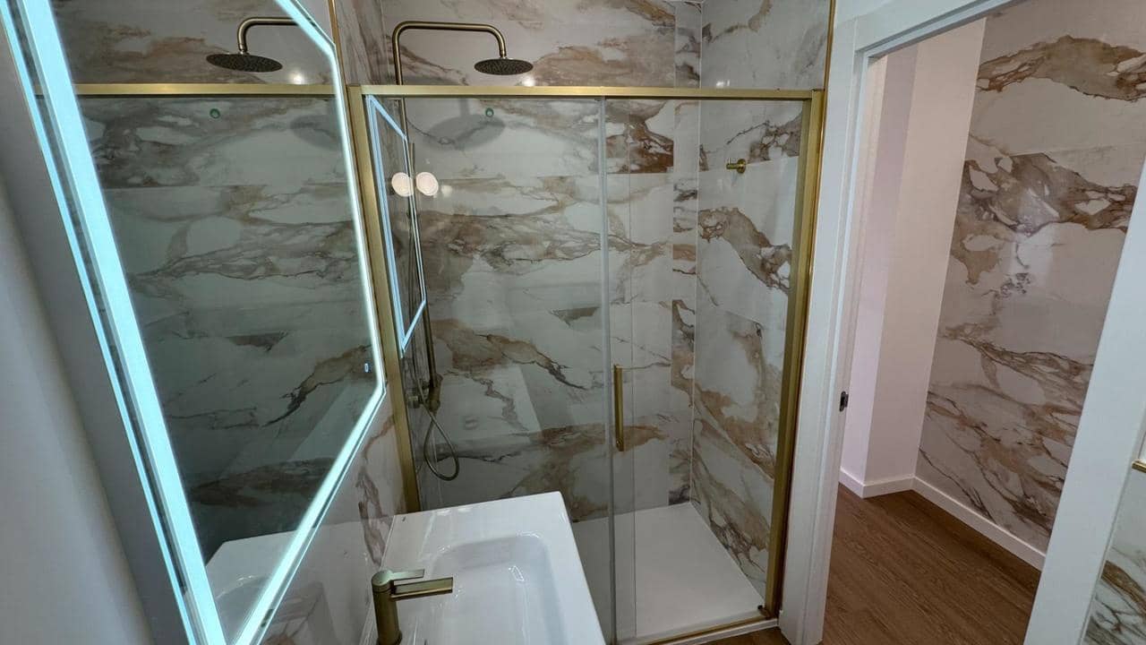 2 makuuhuone Huoneisto myytävänä paikassa Torrevieja mukana uima-altaan - 269 000 € (Ref: 9607190)