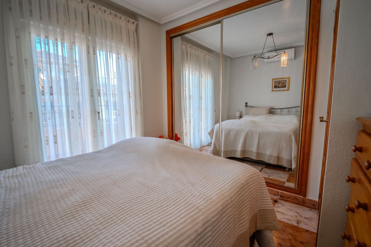 2 makuuhuone Huvila myytävänä paikassa La Zenia mukana uima-altaan - 219 950 € (Ref: 9614684)