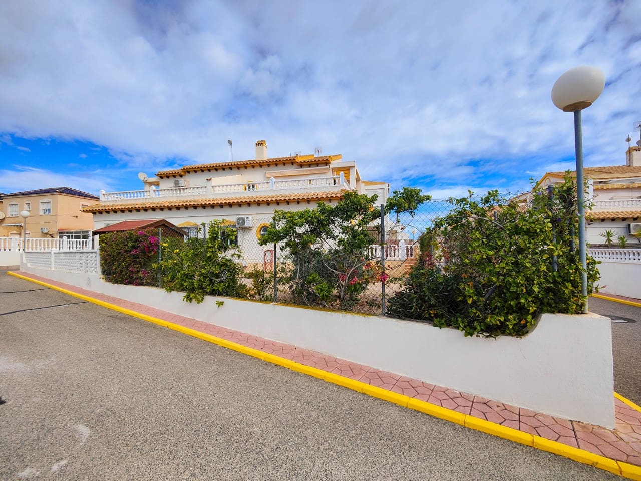 3 bedroom Townhouse for sale in Orihuela Costa - € 235,000 (Ref: 9614695)