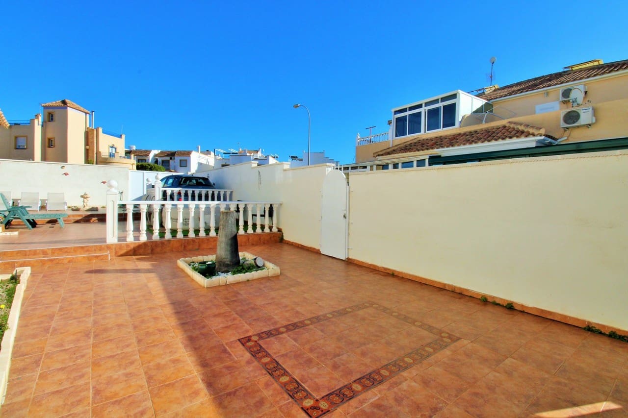 3 bedroom Townhouse for sale in Playa Flamenca with pool - € 249,000 (Ref: 9614698)