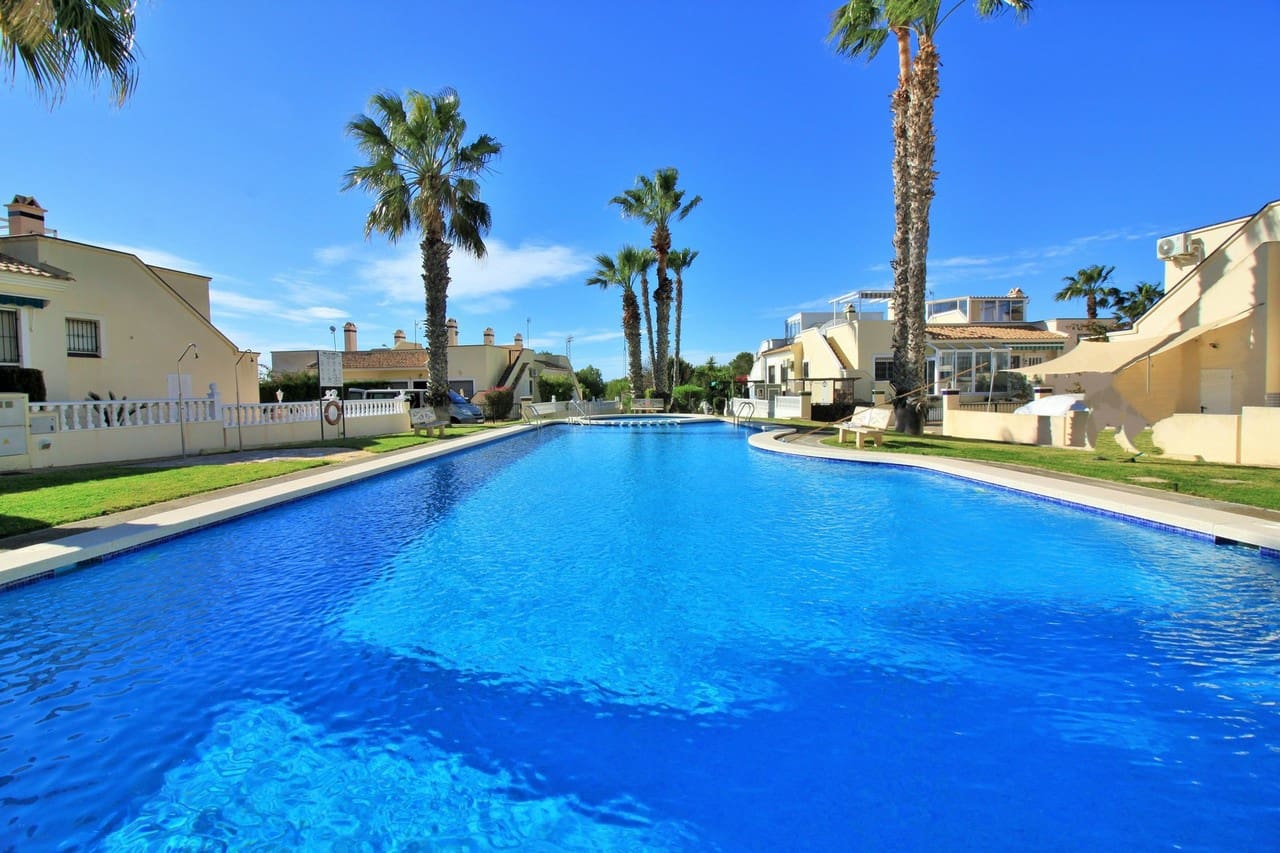 3 bedroom Townhouse for sale in Playa Flamenca with pool - € 249,000 (Ref: 9614698)
