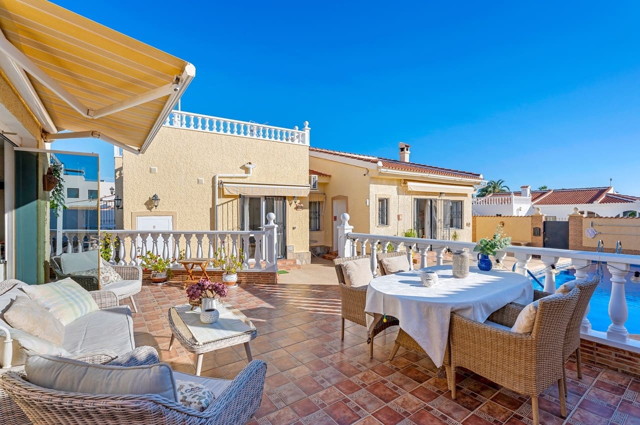 4 sovrum Villa till salu i Ciudad Quesada med pool - 449 500 € (Ref: 9622301)