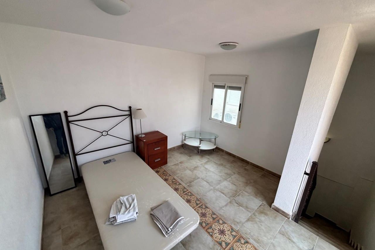 Casa de 5 habitaciones en Guardamar del Segura en venta con piscina - 249.995 € (Ref: 9622302)