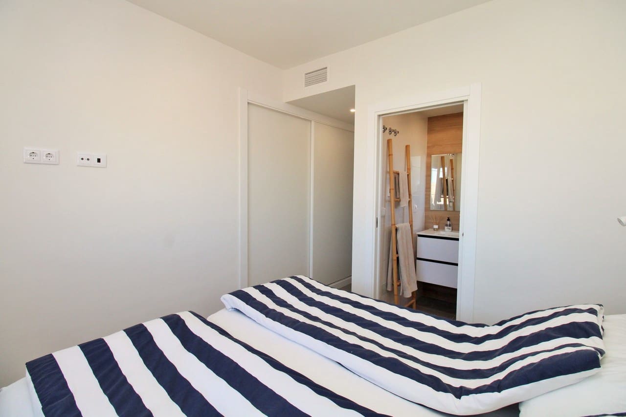 2 soverom Leilighet til salgs i Villamartin med svømmebasseng - € 299 000 (Ref: 9625308)