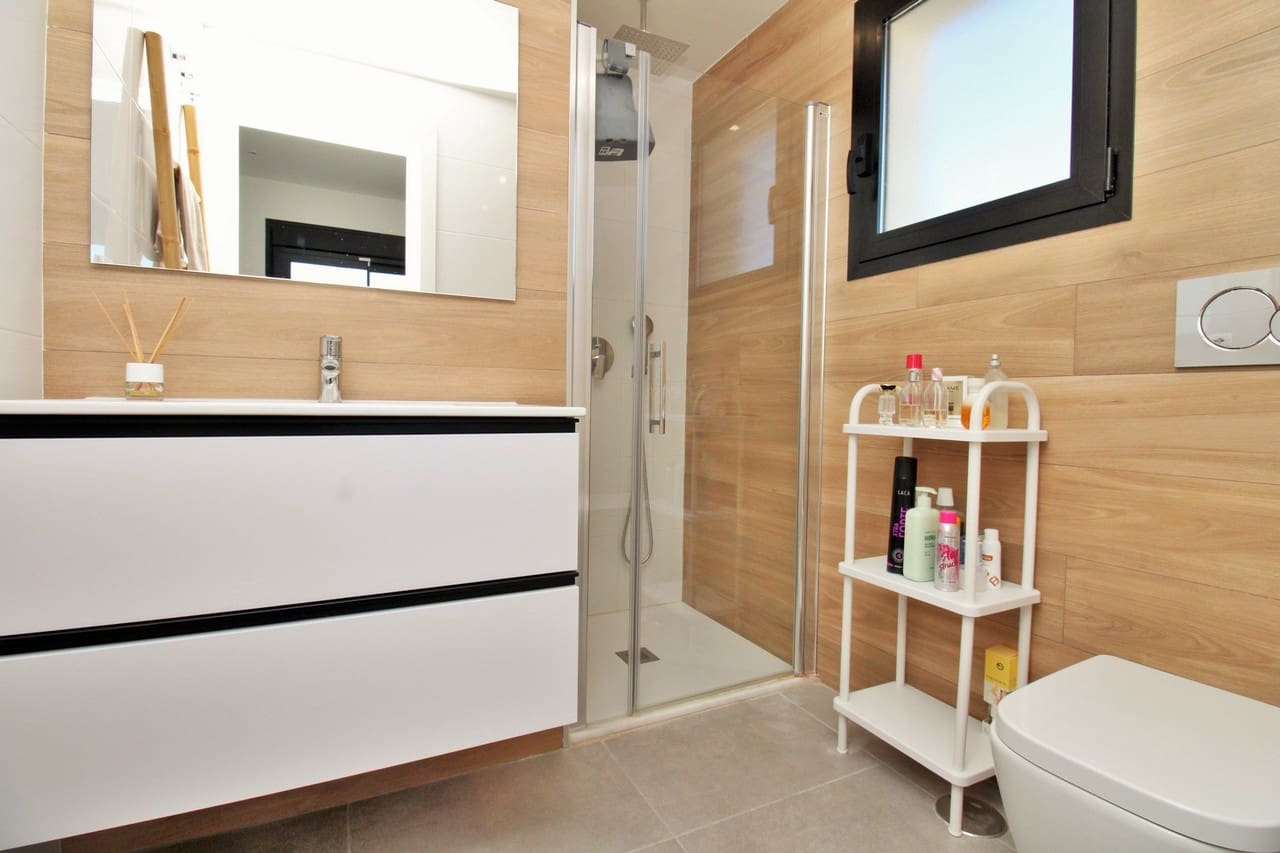 2 soverom Leilighet til salgs i Villamartin med svømmebasseng - € 299 000 (Ref: 9625308)