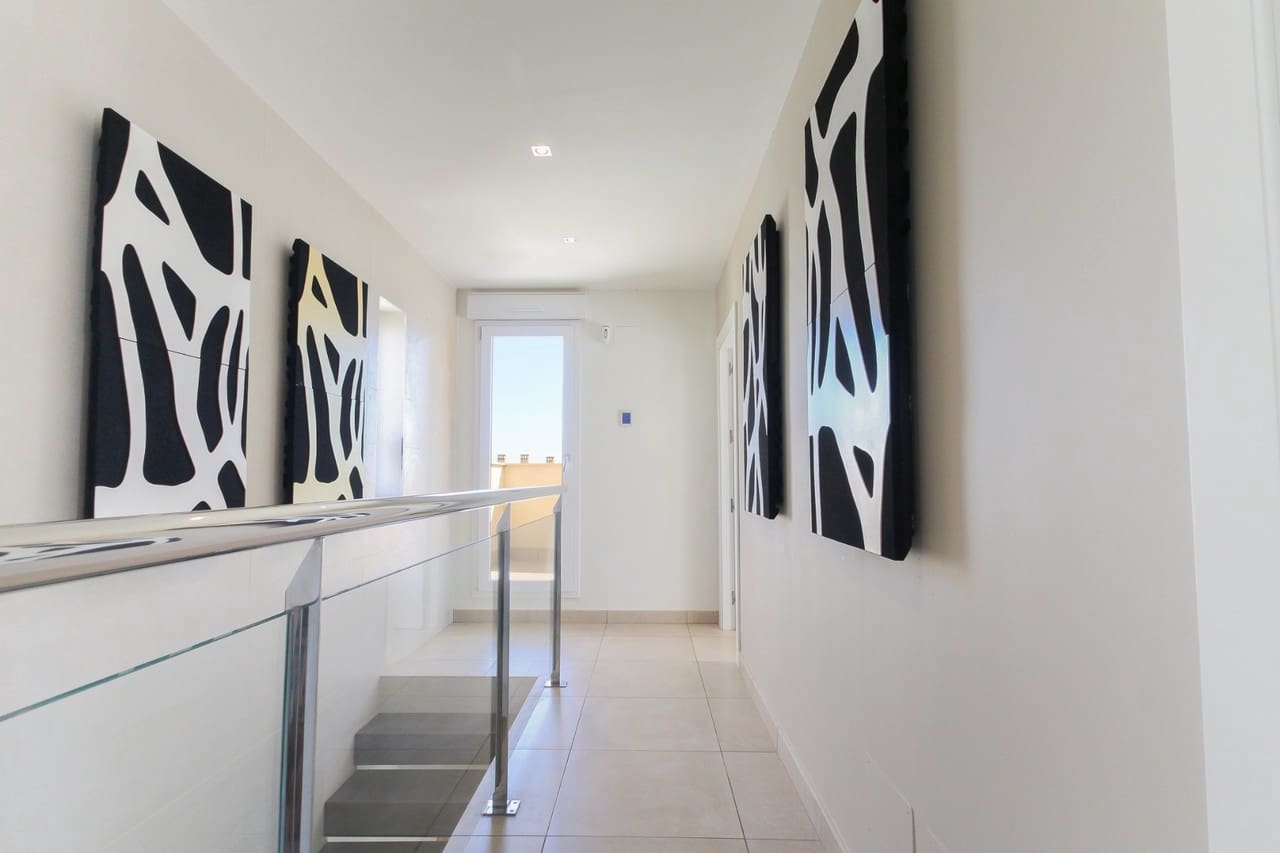 4 quarto Moradia para venda em Torrevieja - 1 075 000 € (Ref: 9629589)