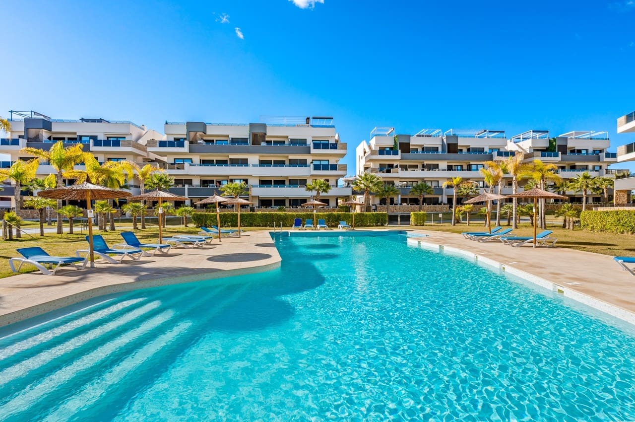 3 soveværelse Lejlighed til salg i Orihuela Costa med swimmingpool - € 589.900 (Ref: 9633786)