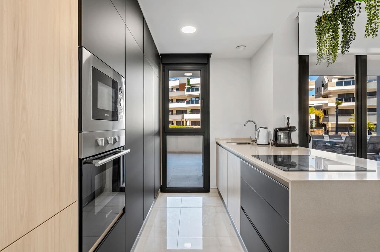 3 sypialnia Apartament na sprzedaż w Orihuela Costa z basenem garażem - 589 900 € (Ref: 9633786)