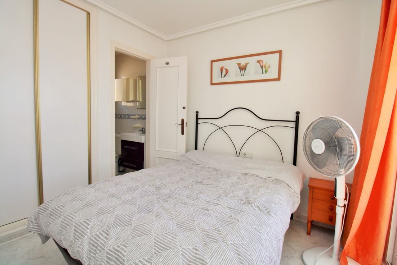 3 chambre Maison de Ville à vendre à Playa Flamenca avec piscine - 234 900 € (Ref: 9633791)