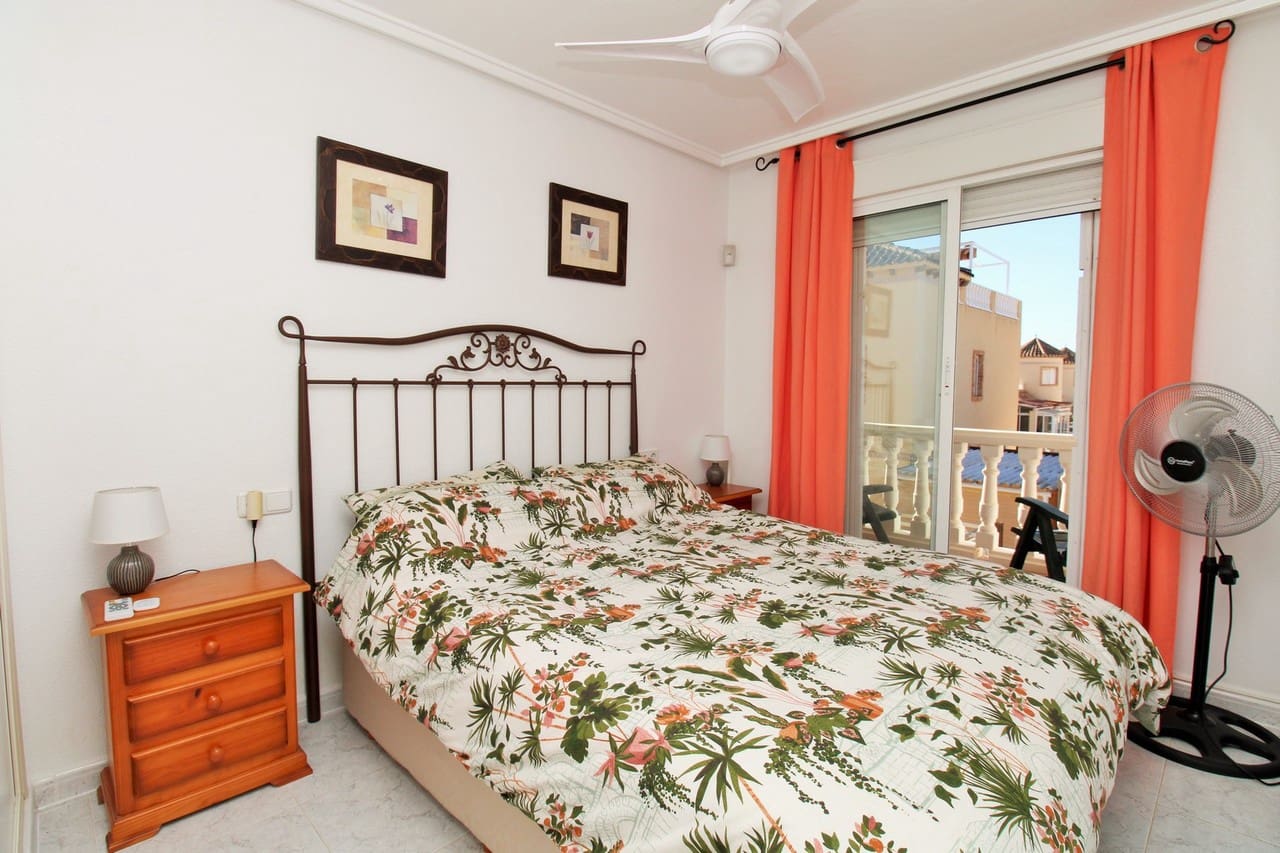 3 chambre Maison de Ville à vendre à Playa Flamenca avec piscine - 234 900 € (Ref: 9633791)
