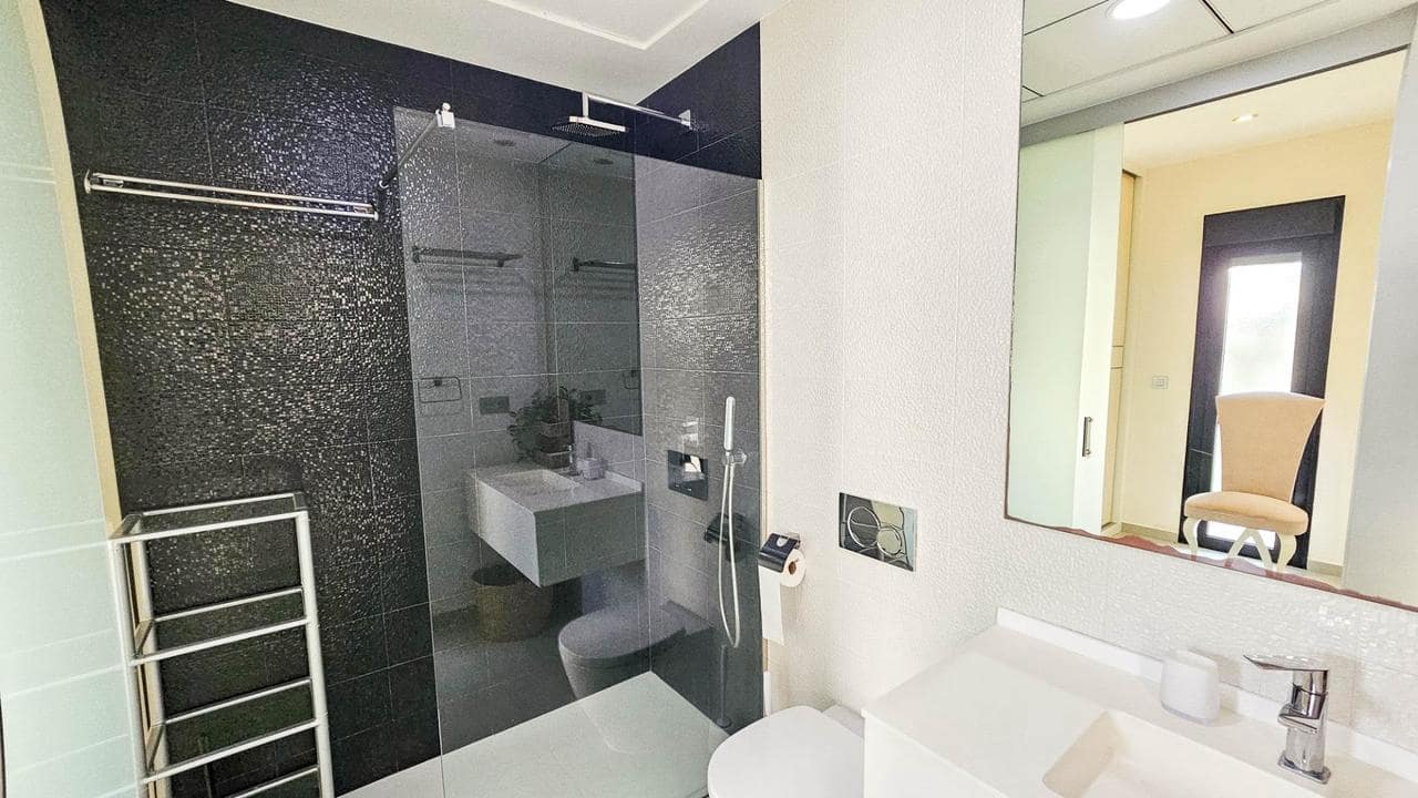 Chalet de 3 habitaciones en Rojales en venta con piscina - 458.900 € (Ref: 9633797)