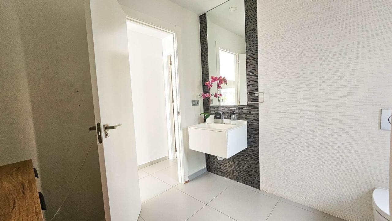 Chalet de 3 habitaciones en Rojales en venta con piscina - 458.900 € (Ref: 9633797)