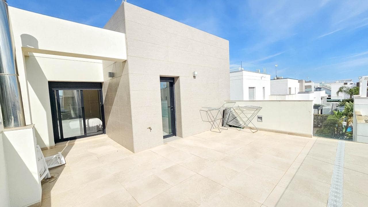 Chalet de 3 habitaciones en Rojales en venta con piscina - 458.900 € (Ref: 9633797)