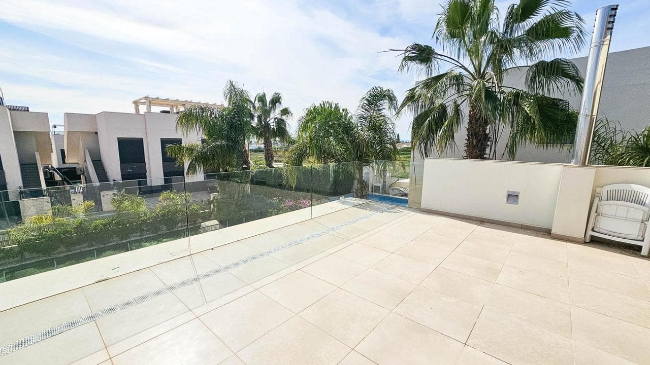 3 bedroom Villa for sale in Rojales with pool garage - € 458,900 (Ref: 9633797)