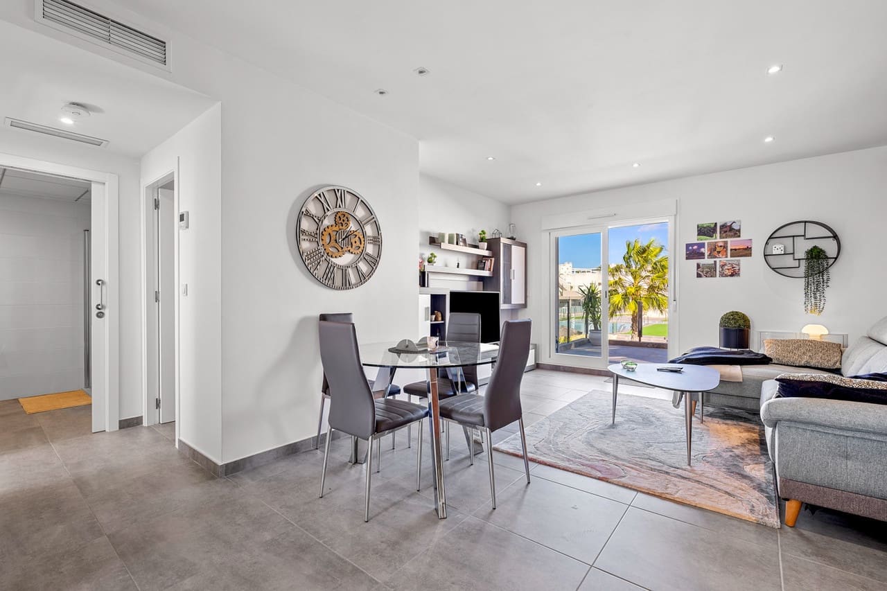 2 soverom Bungalow til salgs i Torrevieja - € 284 000 (Ref: 9633802)