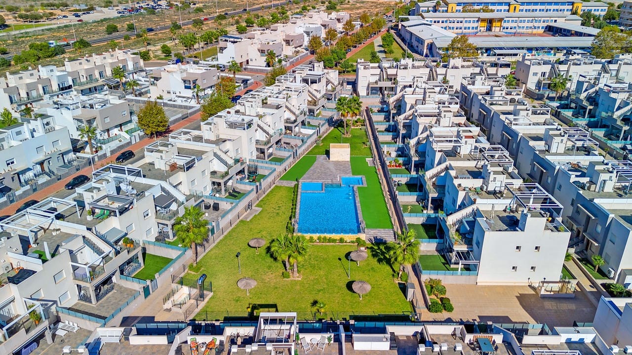 2 soverom Bungalow til salgs i Torrevieja - € 284 000 (Ref: 9633802)