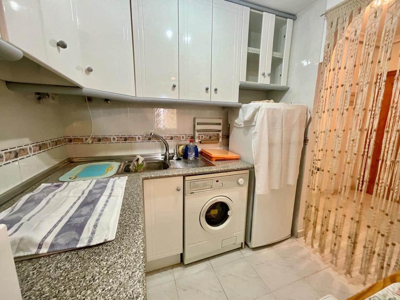 1 slaapkamer Appartement te koop in Torrevieja met zwembad - € 165.000 (Ref: 9633811)