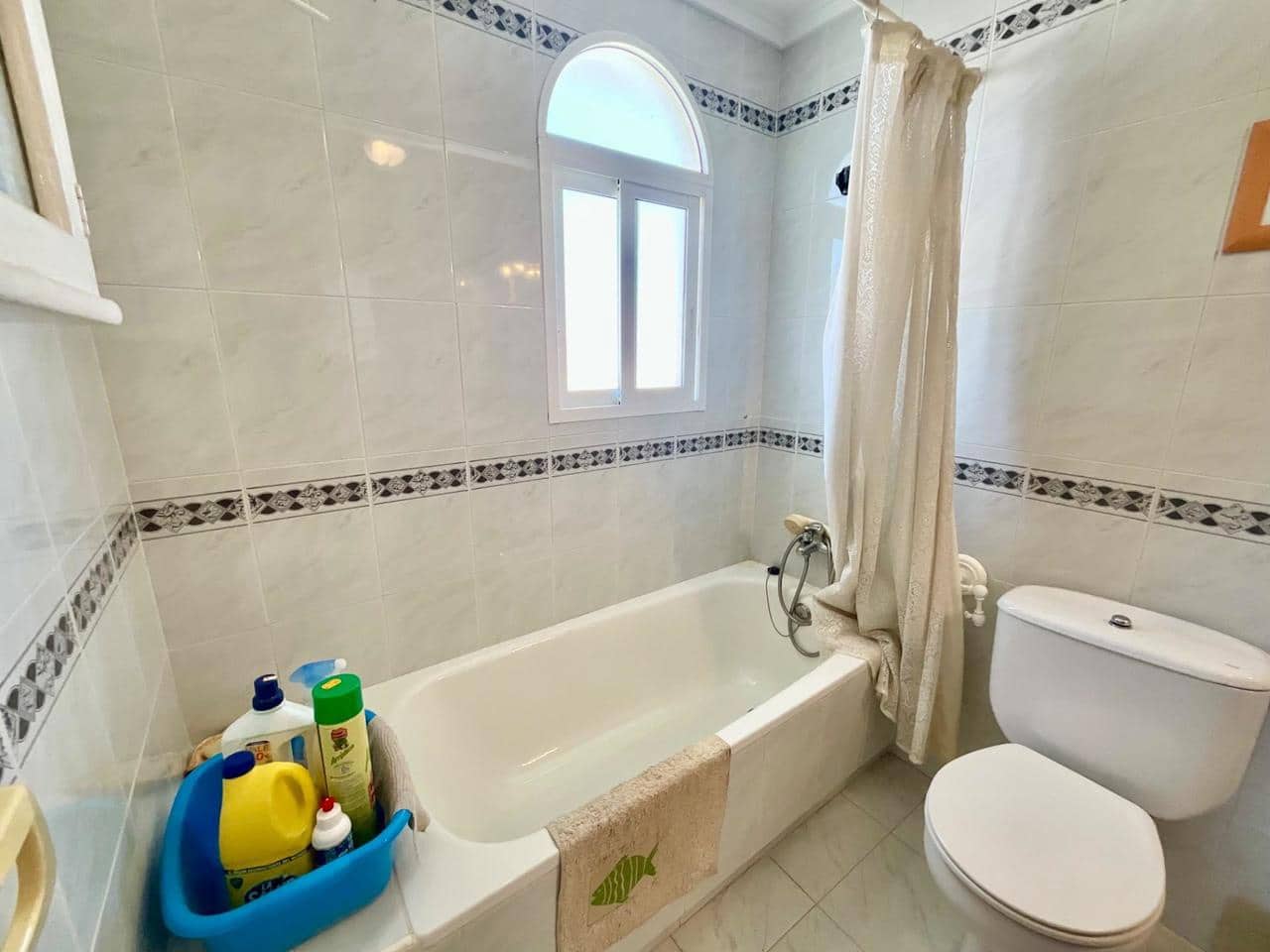 1 slaapkamer Appartement te koop in Torrevieja met zwembad - € 165.000 (Ref: 9633811)