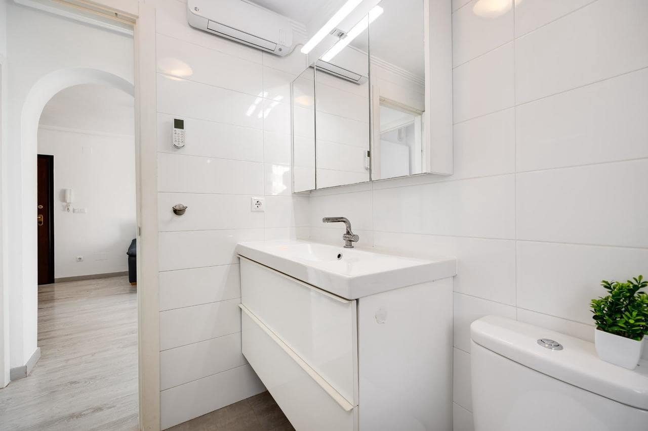 Bungalow de 2 habitaciones en Torrevieja en venta con piscina - 204.000 € (Ref: 9633813)