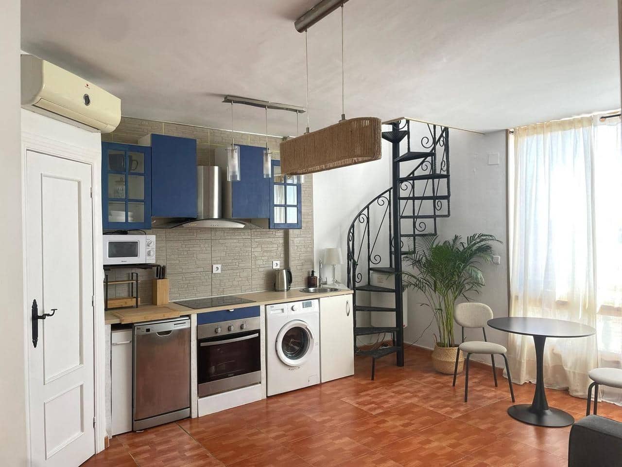 Ático de 2 habitaciones en Torrevieja en venta con piscina - 132.000 € (Ref: 9636421)