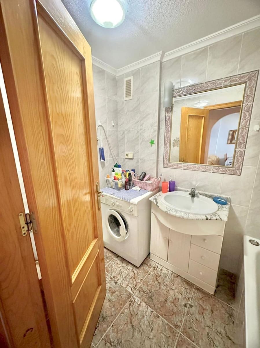 2 Zimmer Bungalow zu verkaufen in Guardamar del Segura mit Pool - 136.000 € (Ref: 9636424)