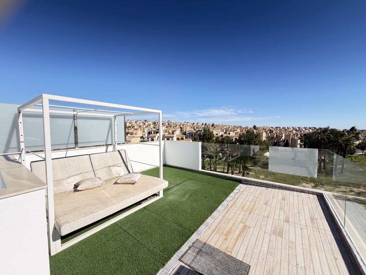 4 sypialnia Willa na sprzedaż w Villamartin z basenem - 595 000 € (Ref: 9636430)